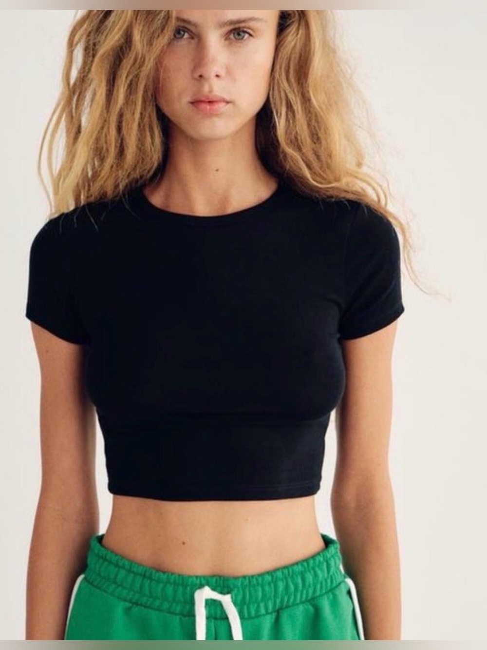 Zara Black Crewneck Short Sleeve Crop Top